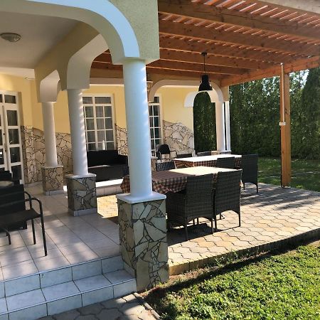 Pacsirta Apartman Lenti Exterior foto