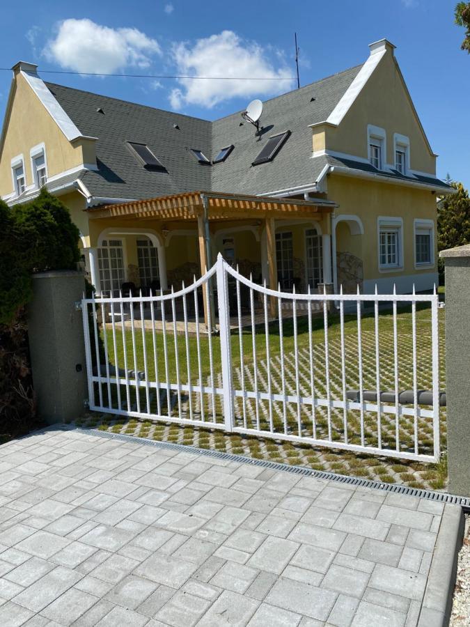 Pacsirta Apartman Lenti Exterior foto