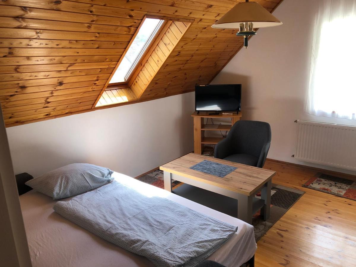 Pacsirta Apartman Lenti Exterior foto
